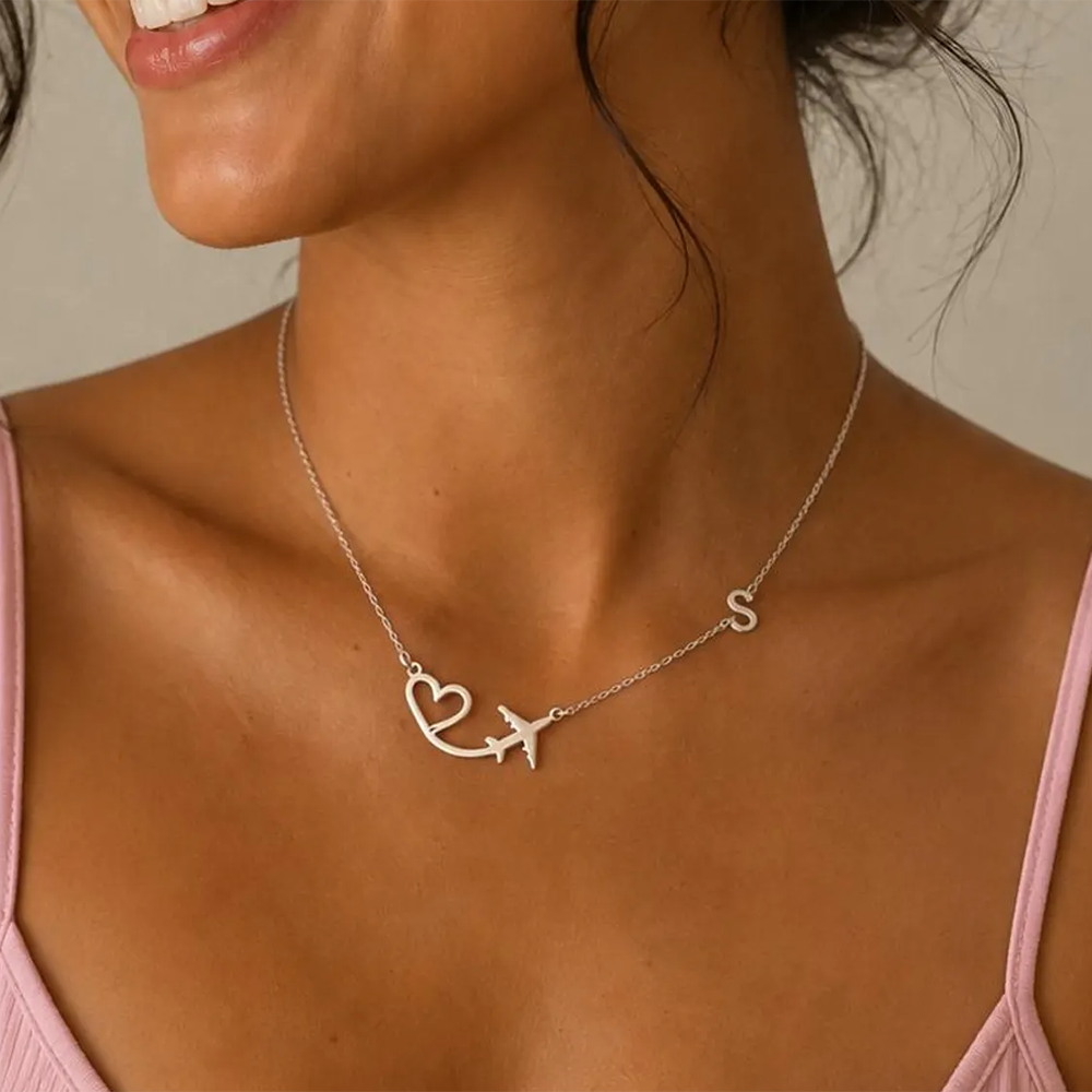 قلادة مخصصة على شكل قلب وطائرة - مراجعة Name Necklace Custom وسعره