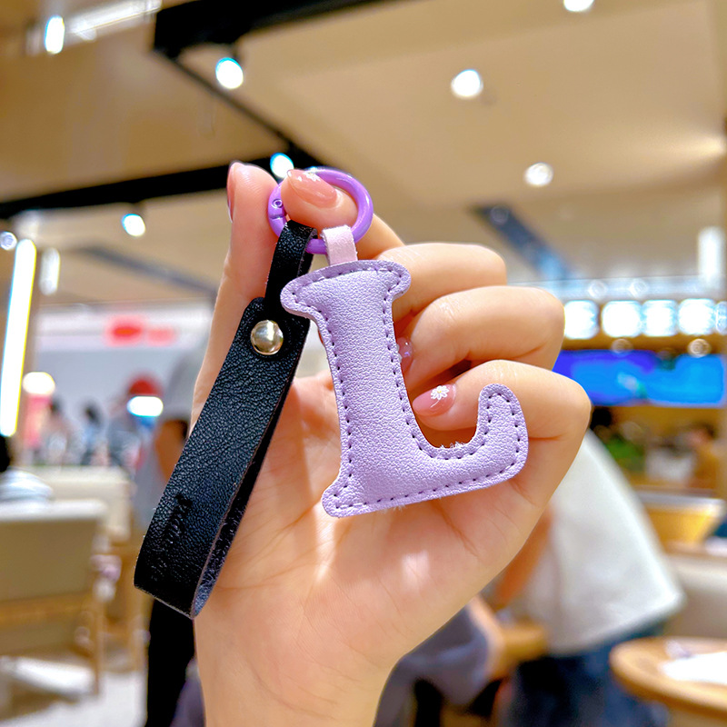 الإبداعية بولي Leather الجلود  - مراجعة Monogram Keychain Leather وسعره